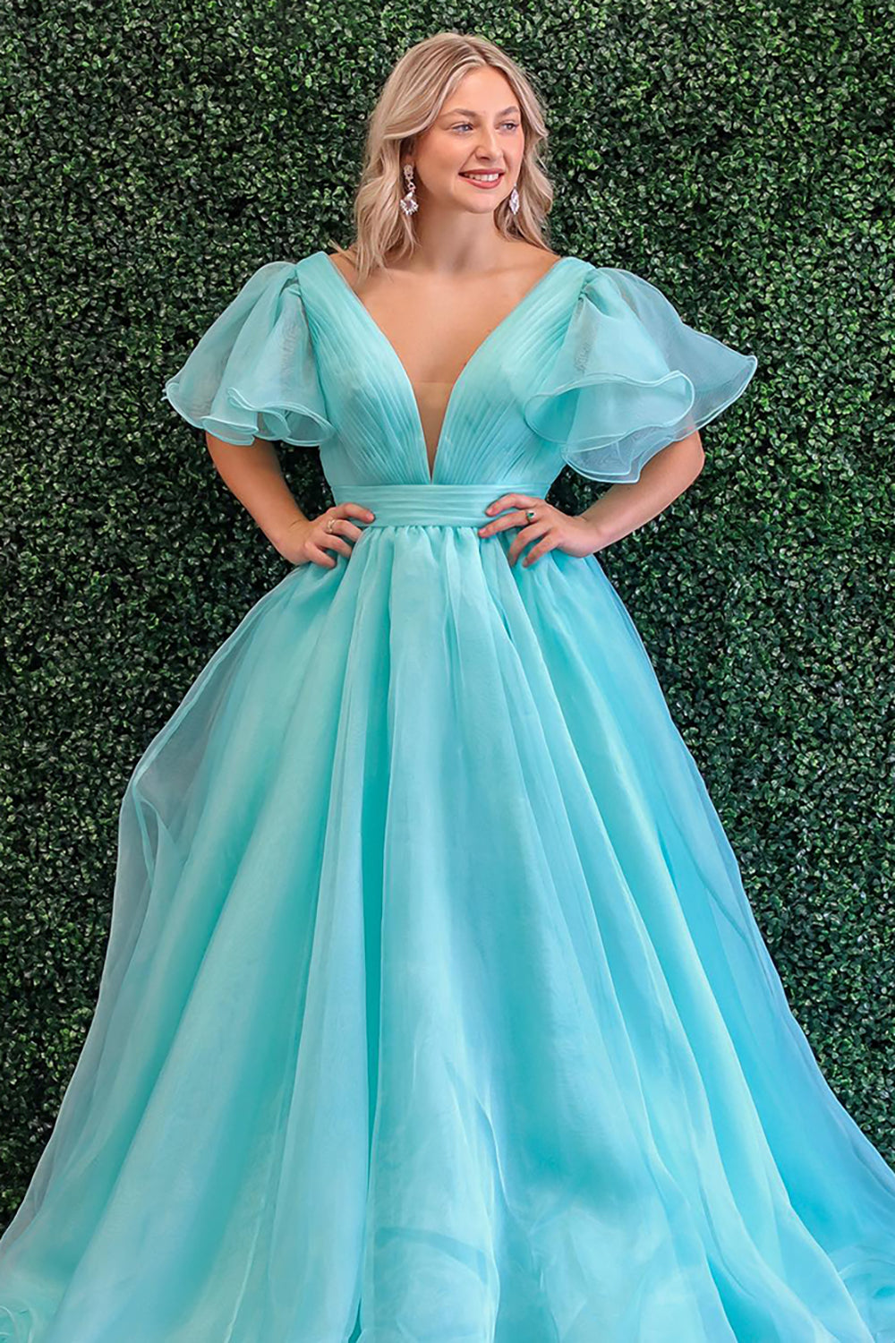 Princess Green Long Prom Dress with V-neck and Short Sleeves