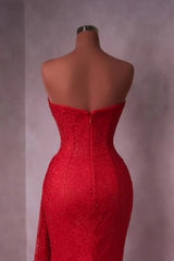 Red Lace Mermaid Evening Dress Strapless Sweetheart Corset Ruched Lace Overlay Formal Gown with Sweep Train