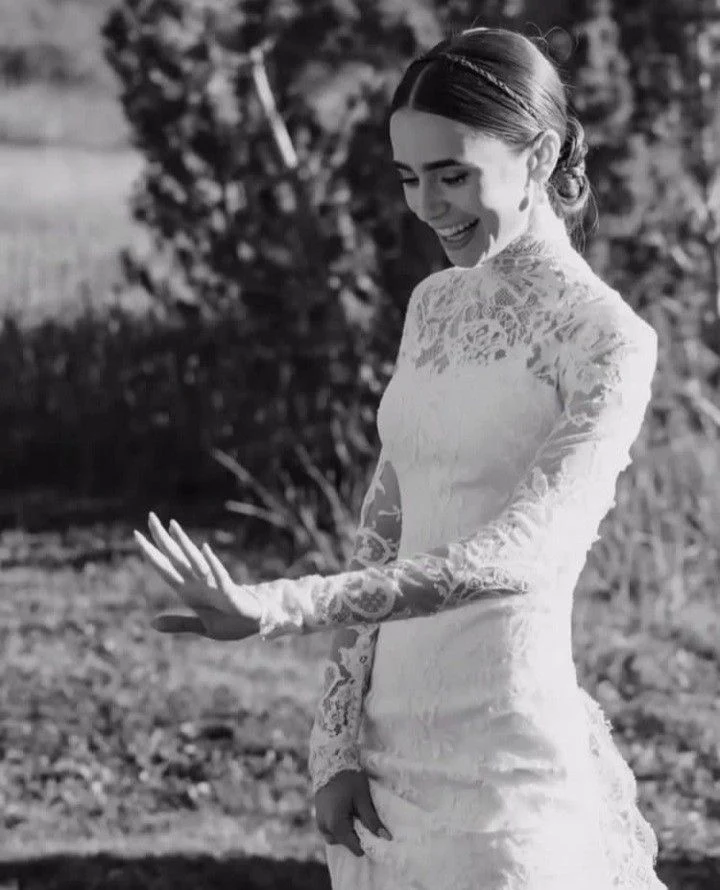Romantic Long Mermaid White Lace Long Sleeves Backless Wedding Dress With Bridal Cape