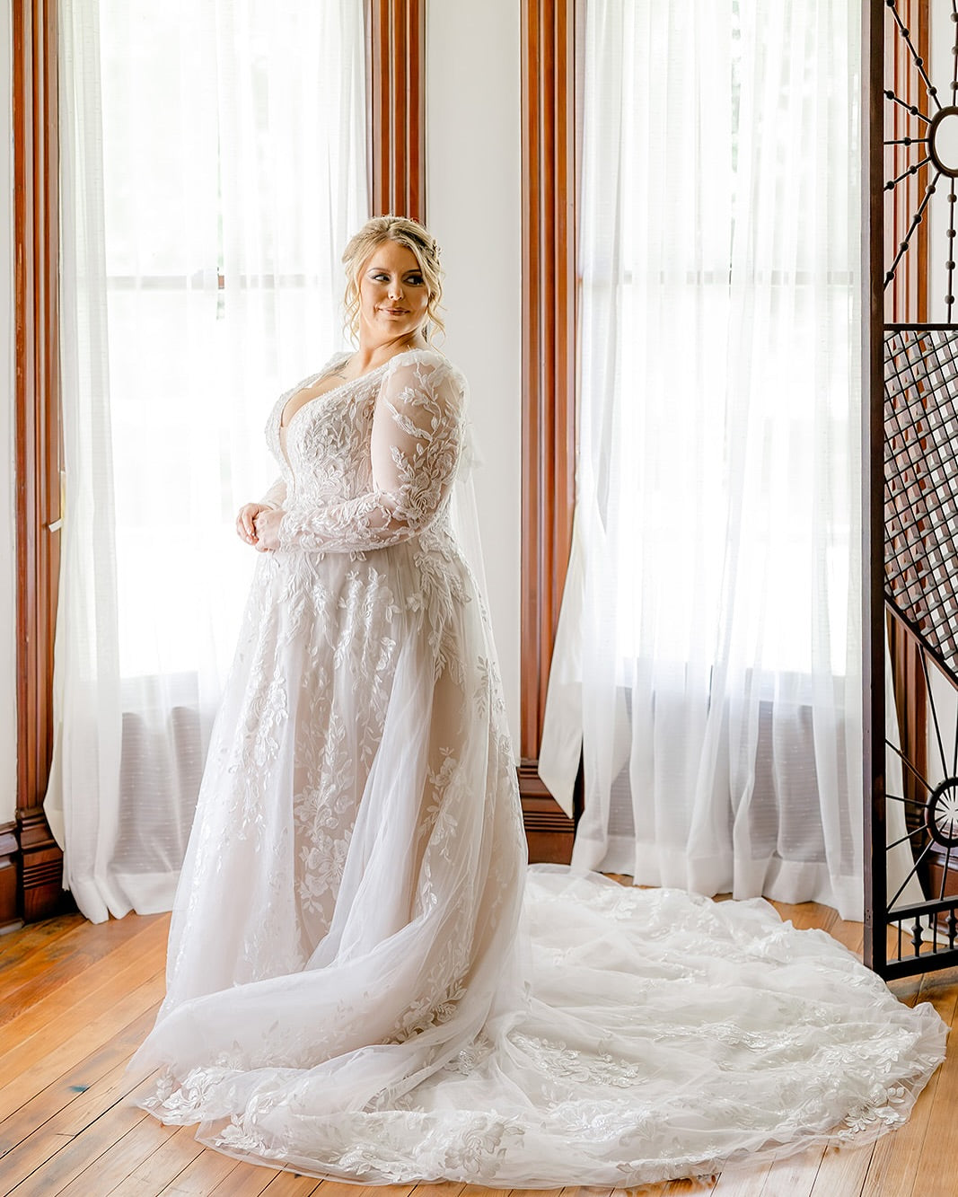 Romantic White A-Line V-Neck Long Sleeves Lace Chapel Train Wedding Dress With Appliques