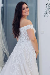 Romantic White Sweetheart A-Line Off-The-Shoulder Floor-Length Tulle Long Lace Wedding Dresses With Appliques