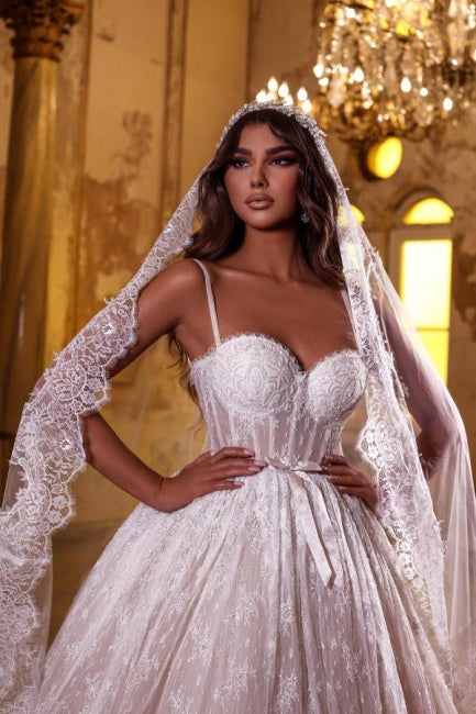 Romantic White Sweetheart Spaghetti Strap Sleeveless Ball Gown Long Lace Wedding Dresses