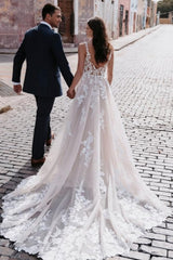 Romantic White V-Neck Spaghetti strap A-Line Court Train Tulle Lace Split Wedding Dresses With Appliques