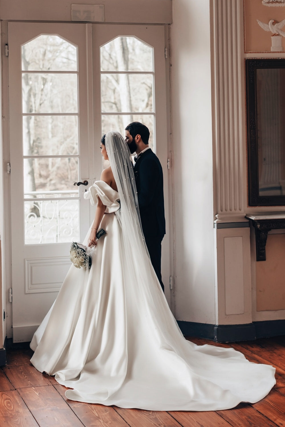 Romantic White A-Line Strapless Sleeveless Sweep Train Simple Satin Wedding Dresses