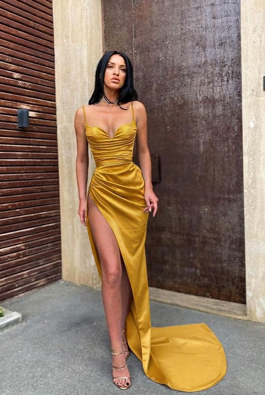 Gold sweetheart split-front mermaid prom dress