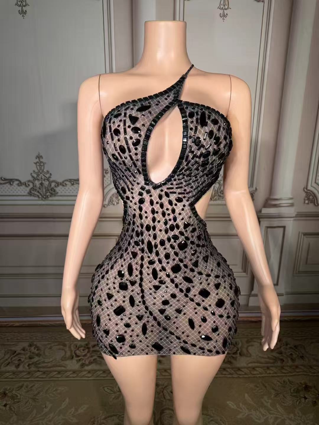 Sexy Black One-Shoulder Beaded Sleeveless Backless Column Tulle Short Evening Dresses With Rhinestones