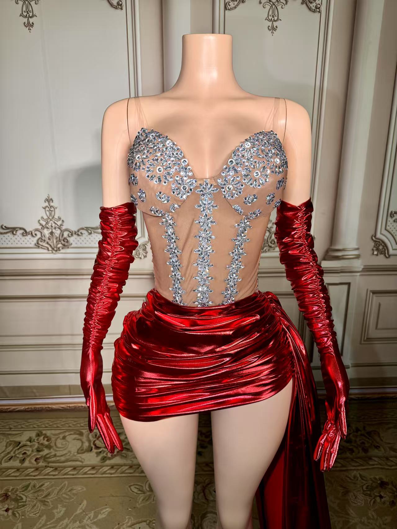 Sexy Red Sweetheart Beaded Sleeveless Panel Train Satin Short Evening Dresses With Rhinestones
