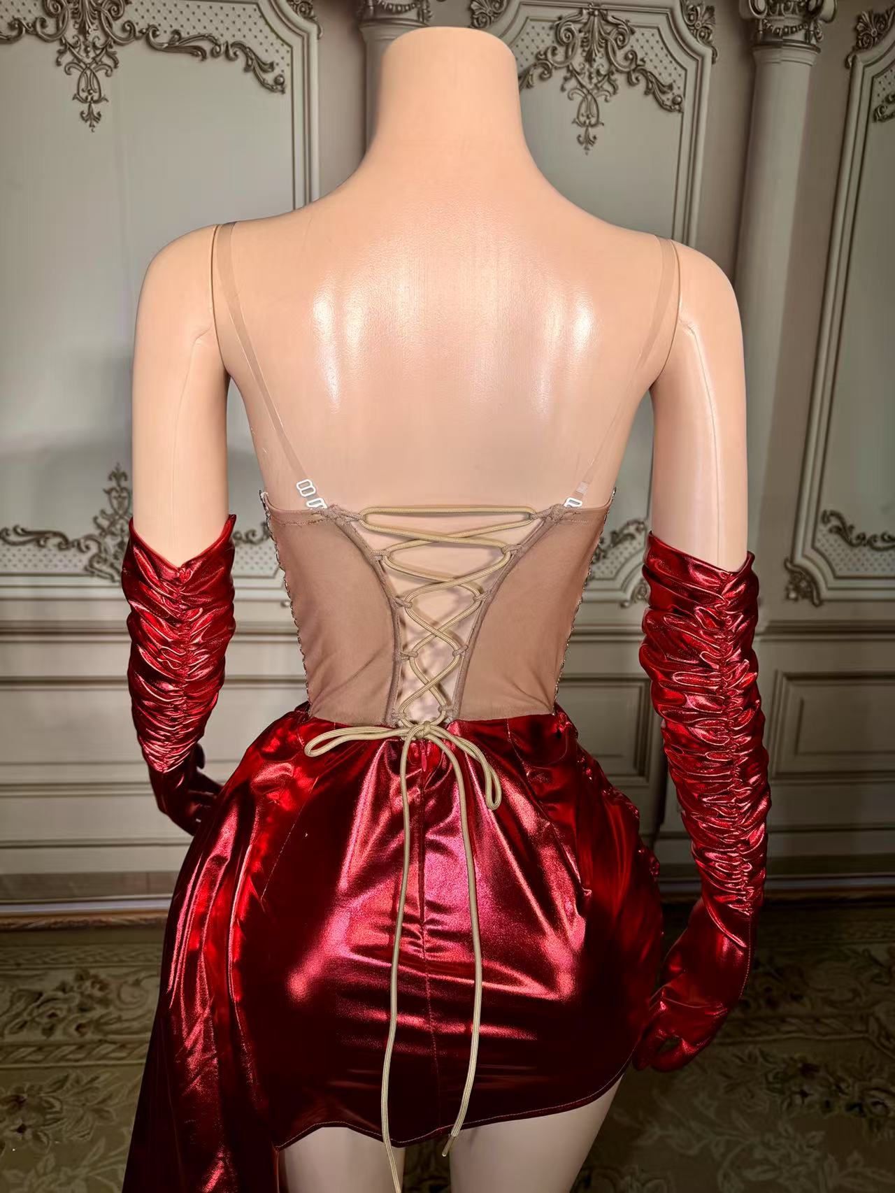 Sexy Red Sweetheart Beaded Sleeveless Panel Train Satin Short Evening Dresses With Rhinestones