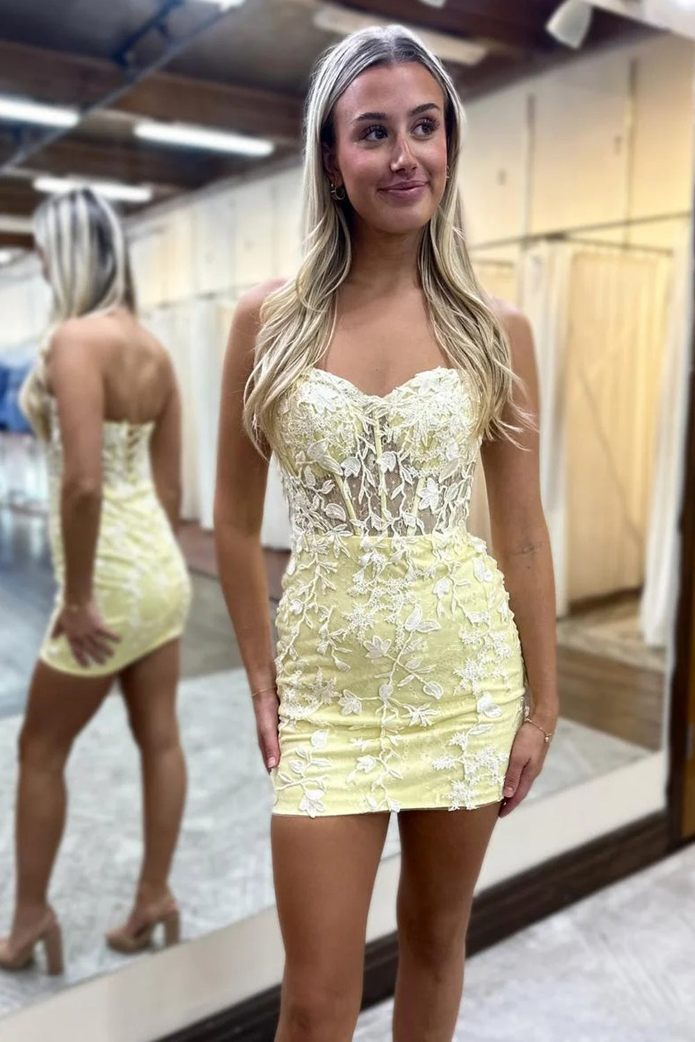 Sheath Sweetheart Yellow Short Homecoming Dress with Appliques