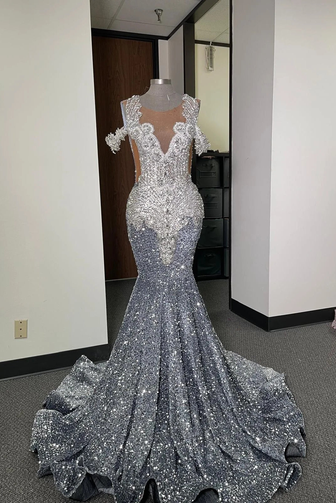 Silver Grey Ombre Mermaid Prom Dress Illusion Scoop Neck Off Shoulder Pearl Crystal Lace Applique Keyhole Open Back Sequin Cathedral Train Gown