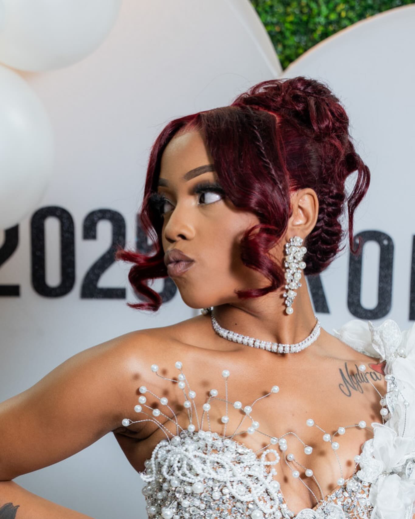 Silver Mermaid Prom Dress Deep V Sweetheart Sheer Illusion Pearl Beaded Corset One Shoulder 3D White Organza Floral Bloom Scattered Pearl Waist Cutout All-Over Sequin Rhinestone High Split Sweep Train Gown