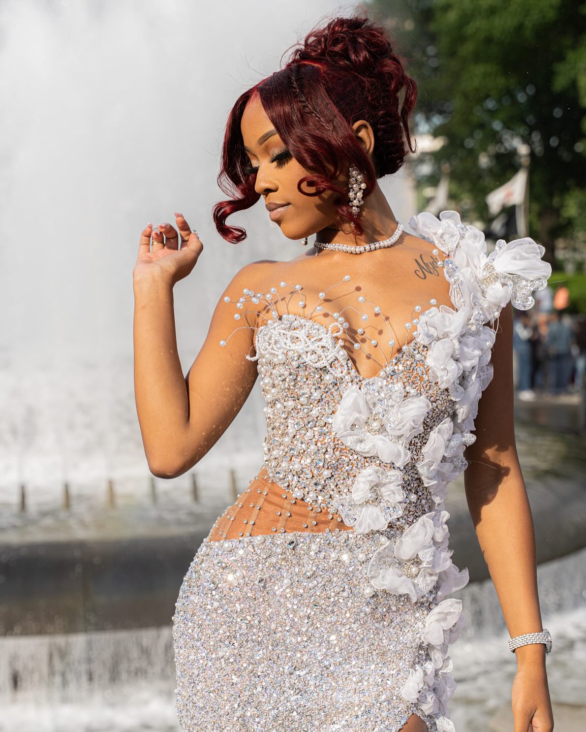 Silver Mermaid Prom Dress Deep V Sweetheart Sheer Illusion Pearl Beaded Corset One Shoulder 3D White Organza Floral Bloom Scattered Pearl Waist Cutout All-Over Sequin Rhinestone High Split Sweep Train Gown