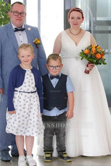 Simple White V-Neck Sleeveless A-line Wedding Dress with Rhinestones