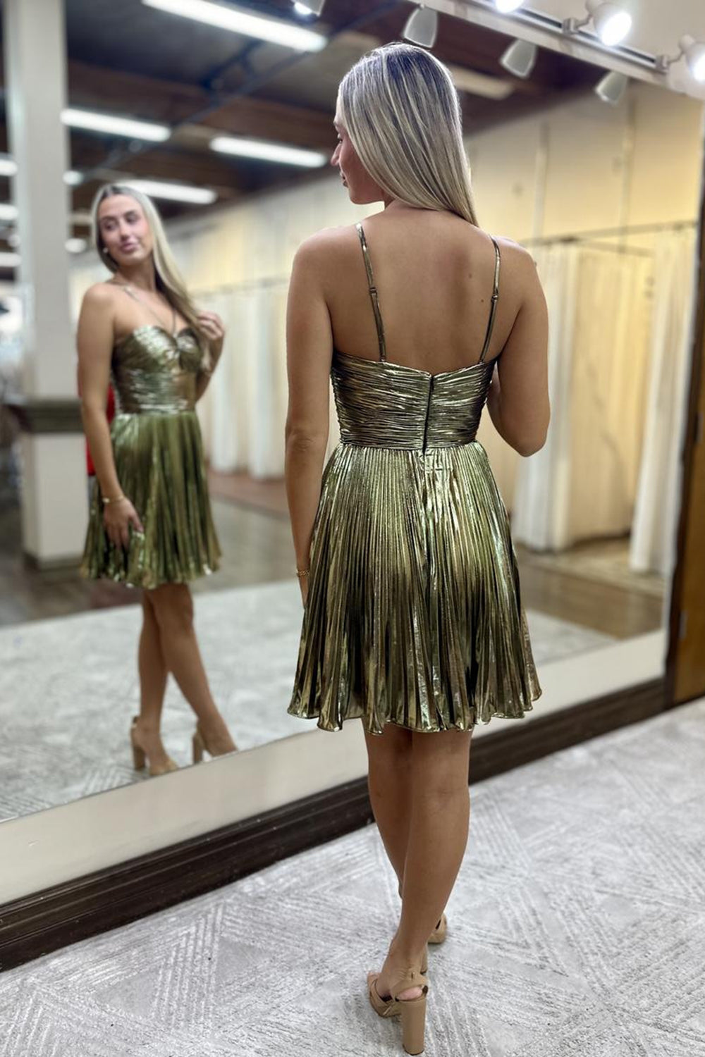 Spaghetti Straps Sweetheart Metallic Satin Twist Knot Bust Accordion Pleated Flared A-Line Short Homecoming Dress