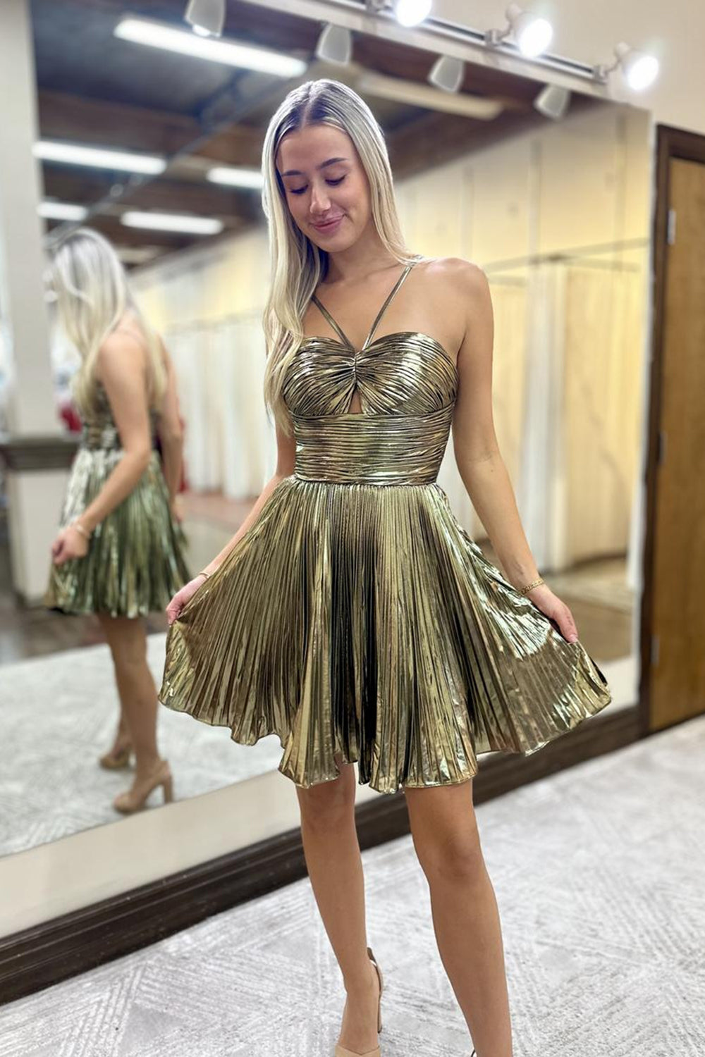Spaghetti Straps Sweetheart Metallic Satin Twist Knot Bust Accordion Pleated Flared A-Line Short Homecoming Dress