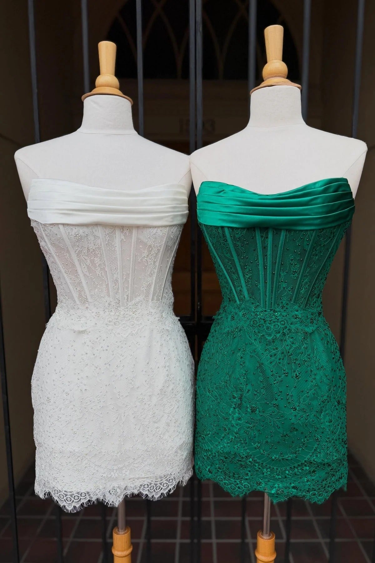 Strapless Ruched Boned Corset Lace Open Back Bodycon Scallop Hem Homecoming Dress Mini