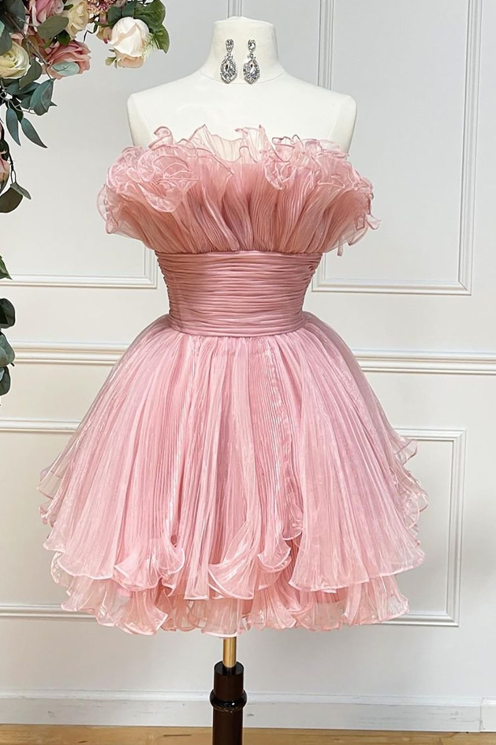 Strapless Ruffle Neckline Glitter Pleated Tulle Wide Waistband Tiered Ruffle Hem Flared A-Line Short Homecoming Dress