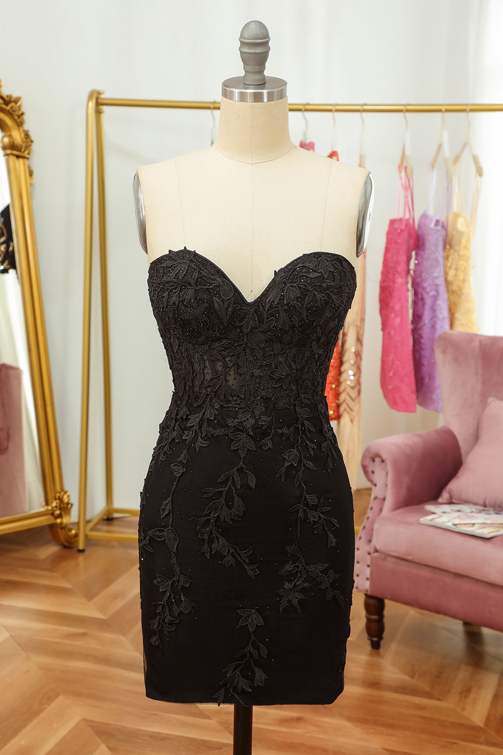 Black sweetheart applique bodycon homecoming dress