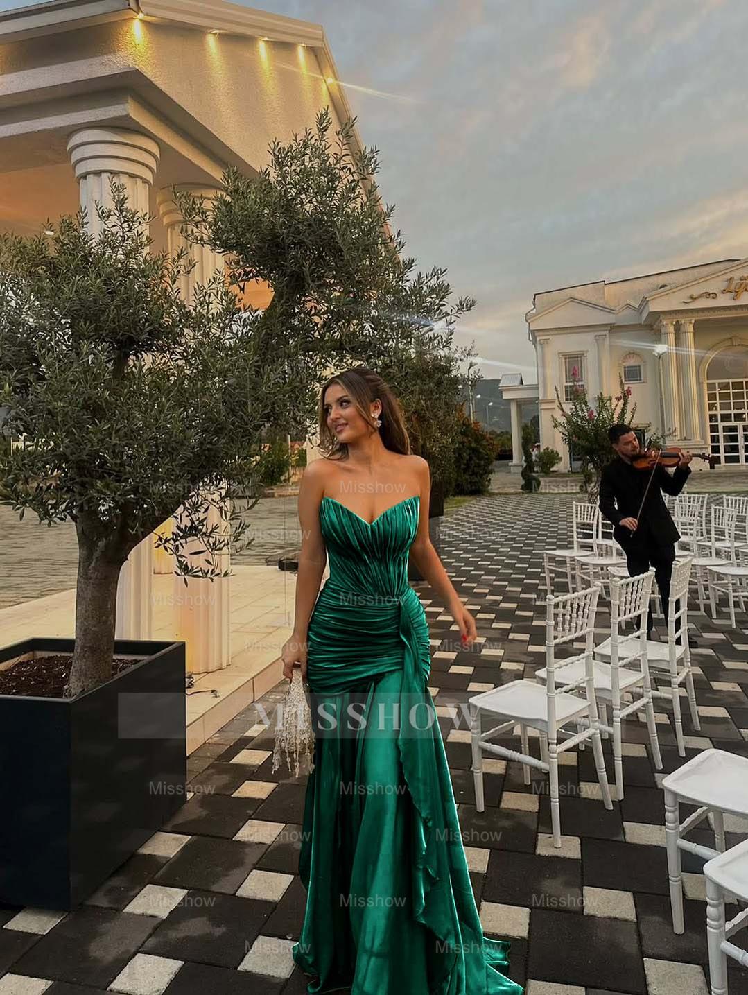 Strapless V Neck Sleeveless Long Formal Dress With Pleated Ruffle