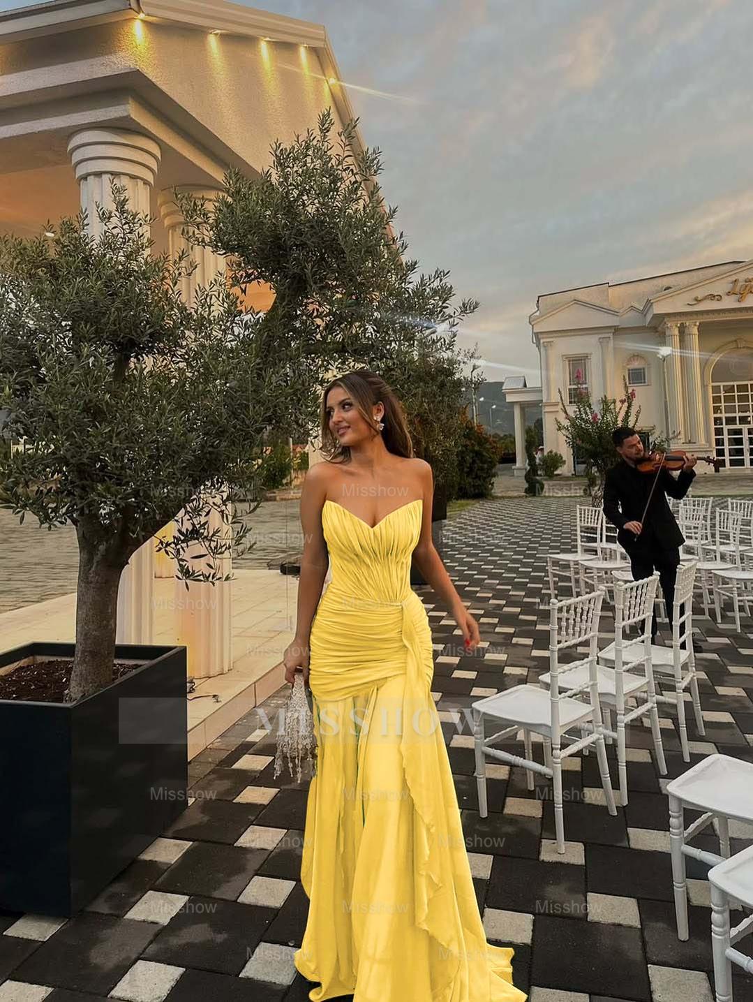 Strapless V Neck Sleeveless Long Formal Dress With Pleated Ruffle