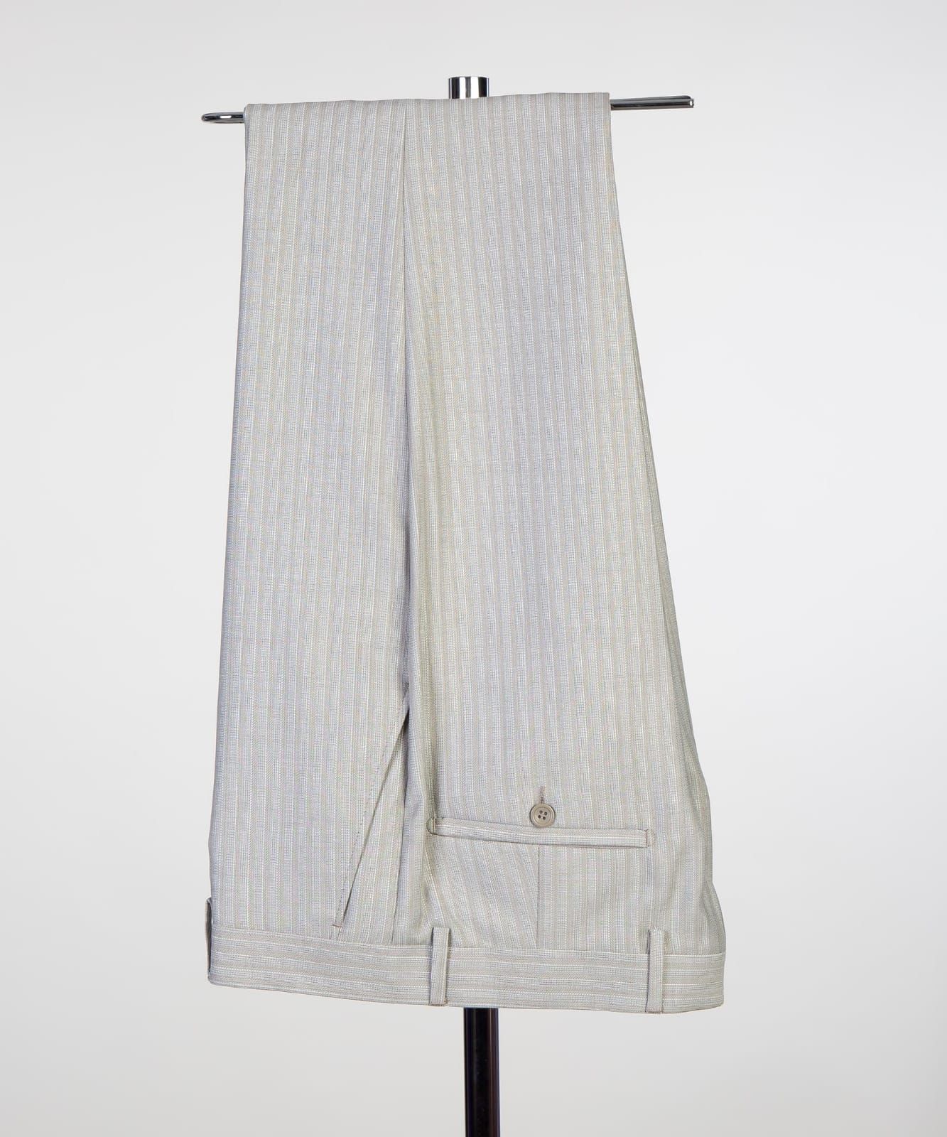 Striped Double-Breasted Peaked Lapel Business Men’s Suit