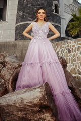 Stunning Lilac A-Line Spaghetti V-Neck Sleeveless Beaded Long Tulle Evening Dress With Appliques