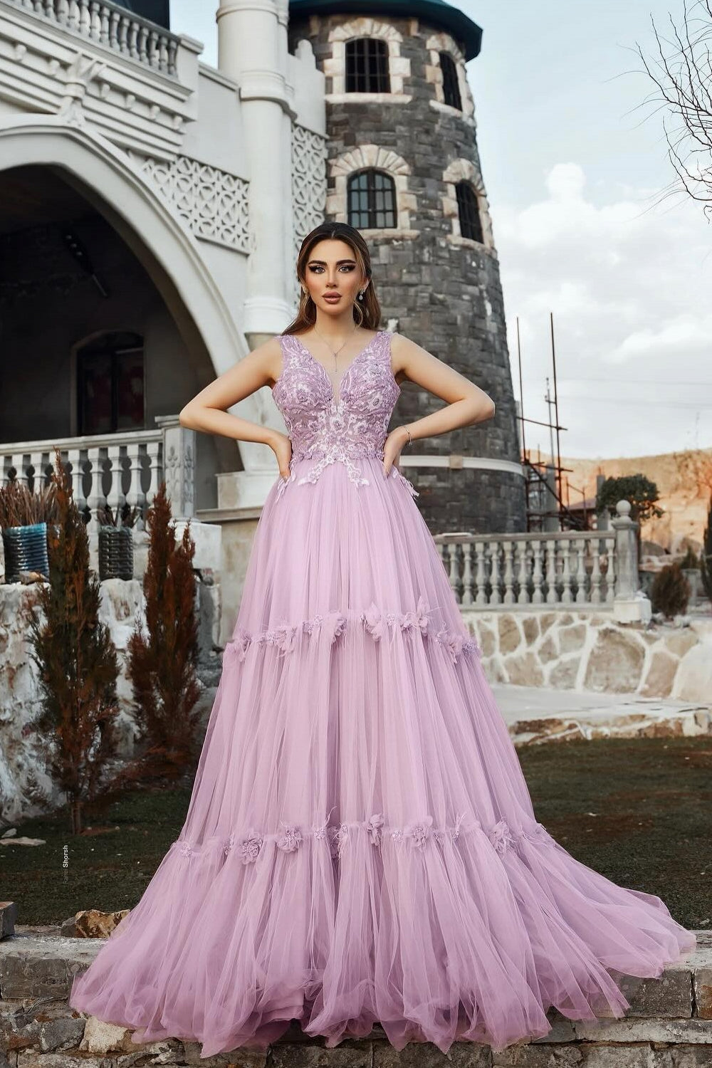 Stunning Lilac A-Line Spaghetti V-Neck Sleeveless Beaded Long Tulle Evening Dress With Appliques