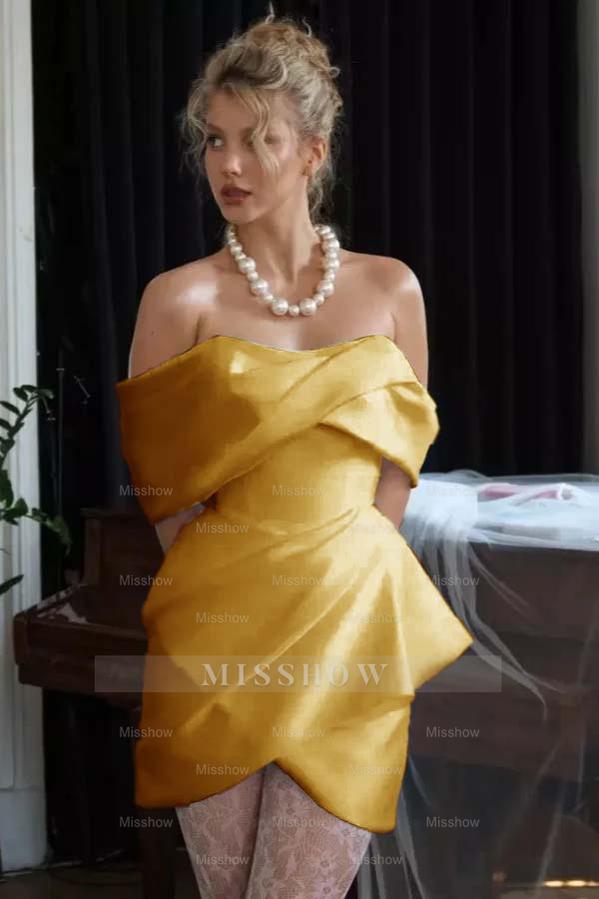 Stunning Off the Shoulder Sleeveless Short Formal Dress With Pleated