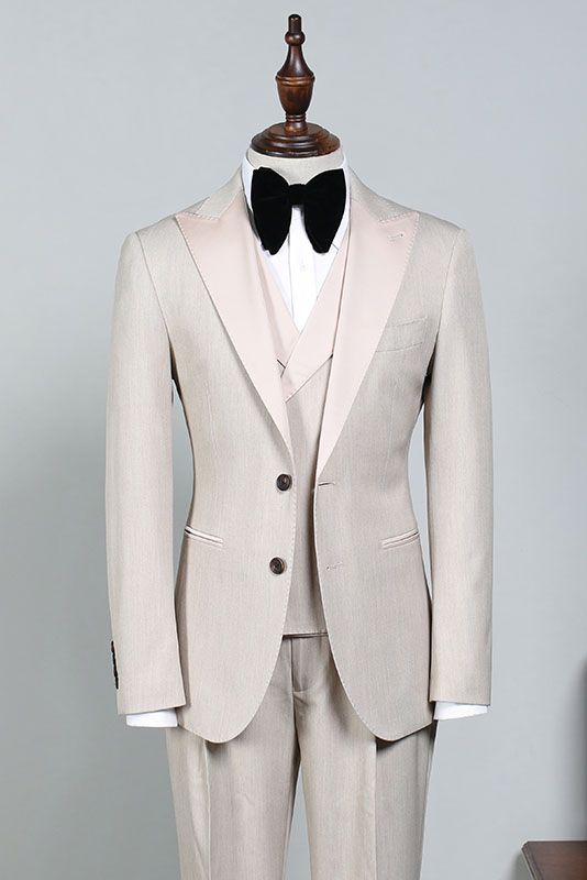 Stylish Off White Peak Lapel Two Button Men’s Business Suit