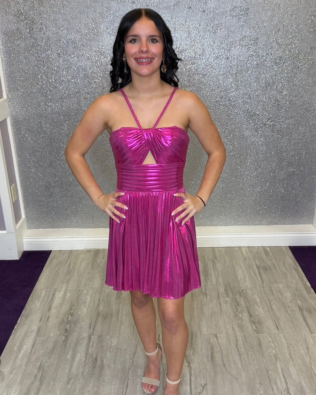 Sweetheart Chest Cutout Spaghetti Straps Metallic Pleated Ruched Waist Open Back A-Line Homecoming Dress Mini