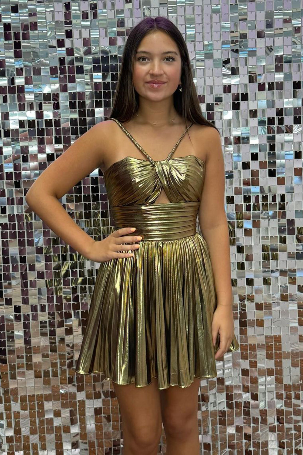Sweetheart Chest Cutout Spaghetti Straps Metallic Pleated Ruched Waist Open Back A-Line Homecoming Dress Mini