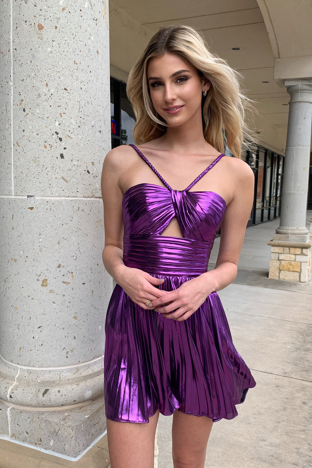 Sweetheart Chest Cutout Spaghetti Straps Metallic Pleated Ruched Waist Open Back A-Line Homecoming Dress Mini