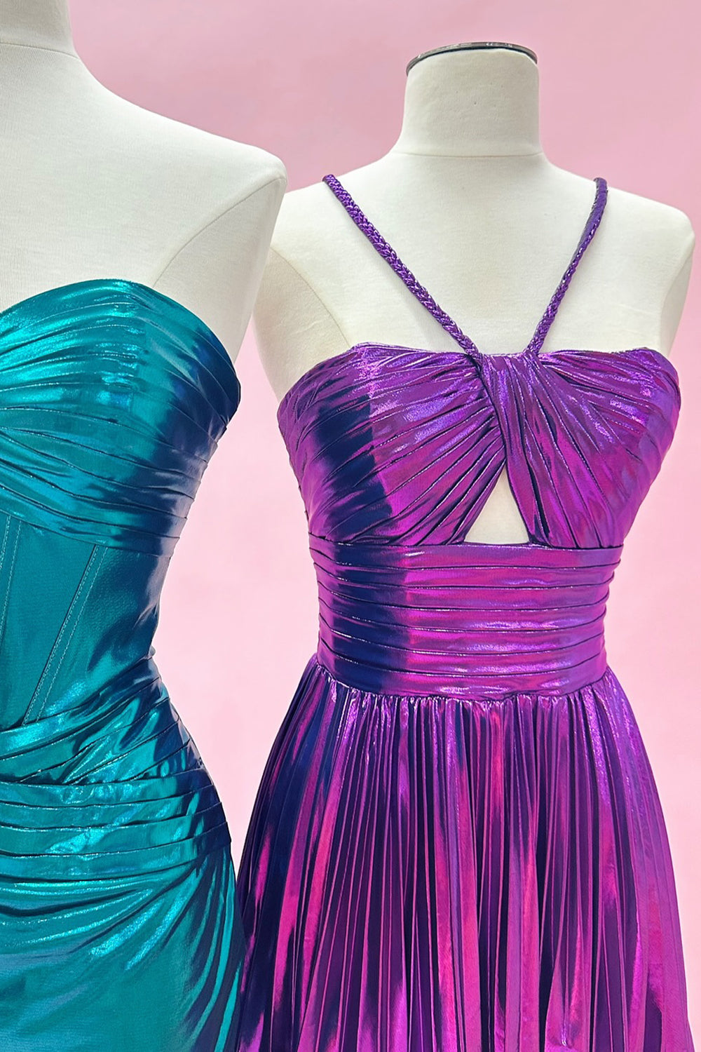 Sweetheart Chest Cutout Spaghetti Straps Metallic Pleated Ruched Waist Open Back A-Line Homecoming Dress Mini