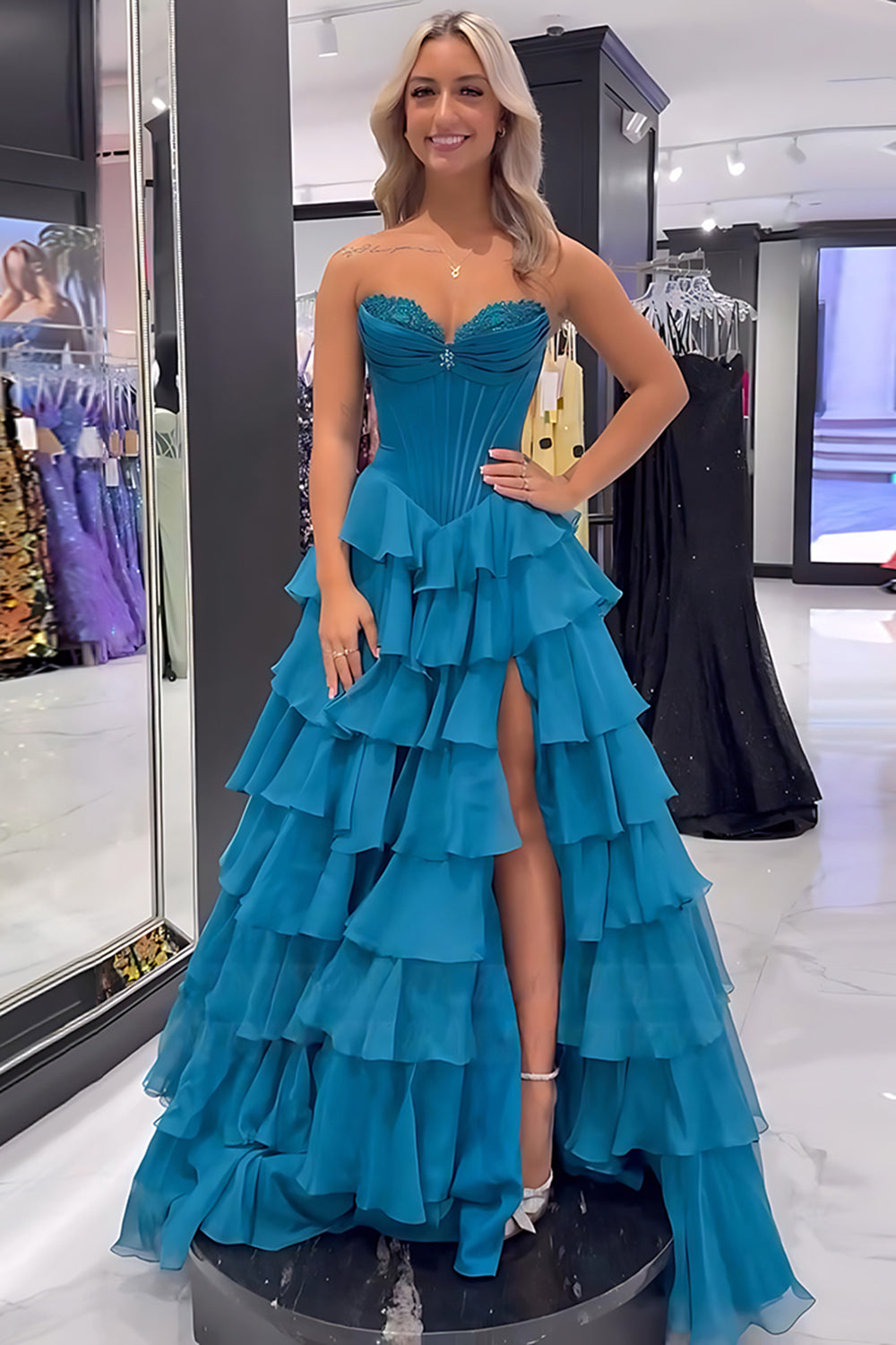 Sweetheart Lace Appliqué Corset Tiered Ruffle Tulle A-Line Prom Dress Side Slit Floor Length
