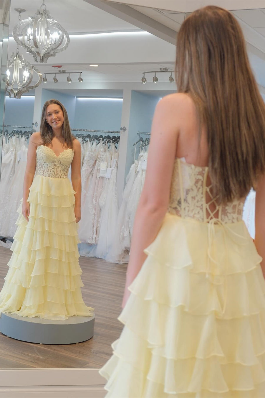 Sweetheart Sleeveless Applique Tiered Ruffle Chiffon A-Line Prom Dress Side Slit Lace-Up Back Floor Length