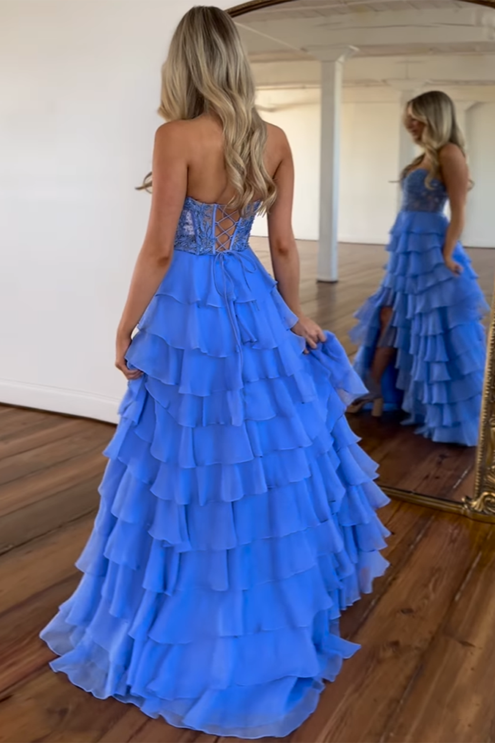 Sweetheart Sleeveless Applique Tiered Ruffle Chiffon A-Line Prom Dress Side Slit Lace-Up Back Floor Length