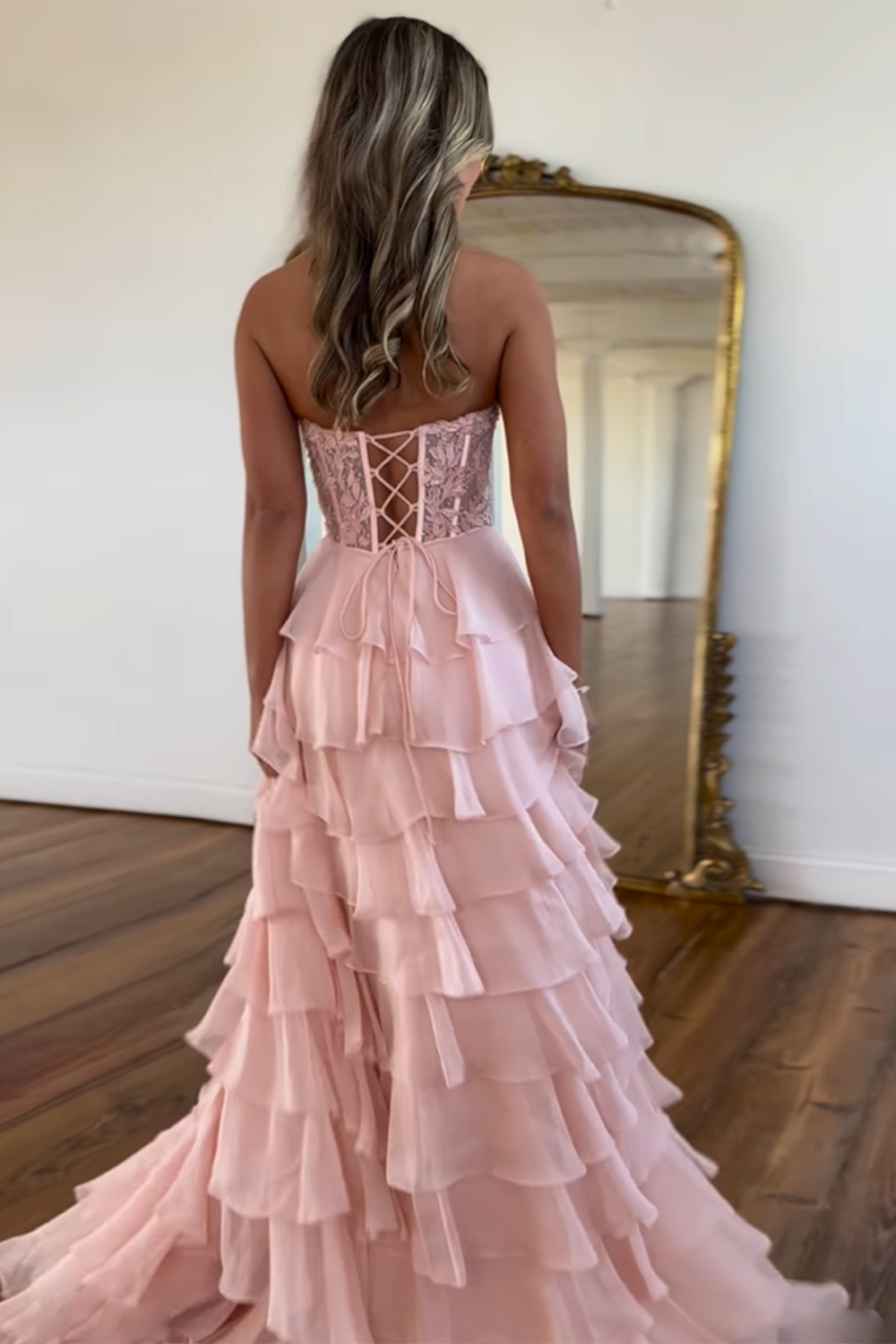 Sweetheart Sleeveless Applique Tiered Ruffle Chiffon A-Line Prom Dress Side Slit Lace-Up Back Floor Length