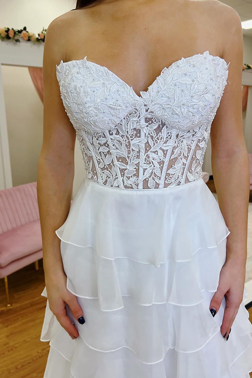 Sweetheart Sleeveless Applique Tiered Ruffle Chiffon A-Line Prom Dress Side Slit Lace-Up Back Floor Length