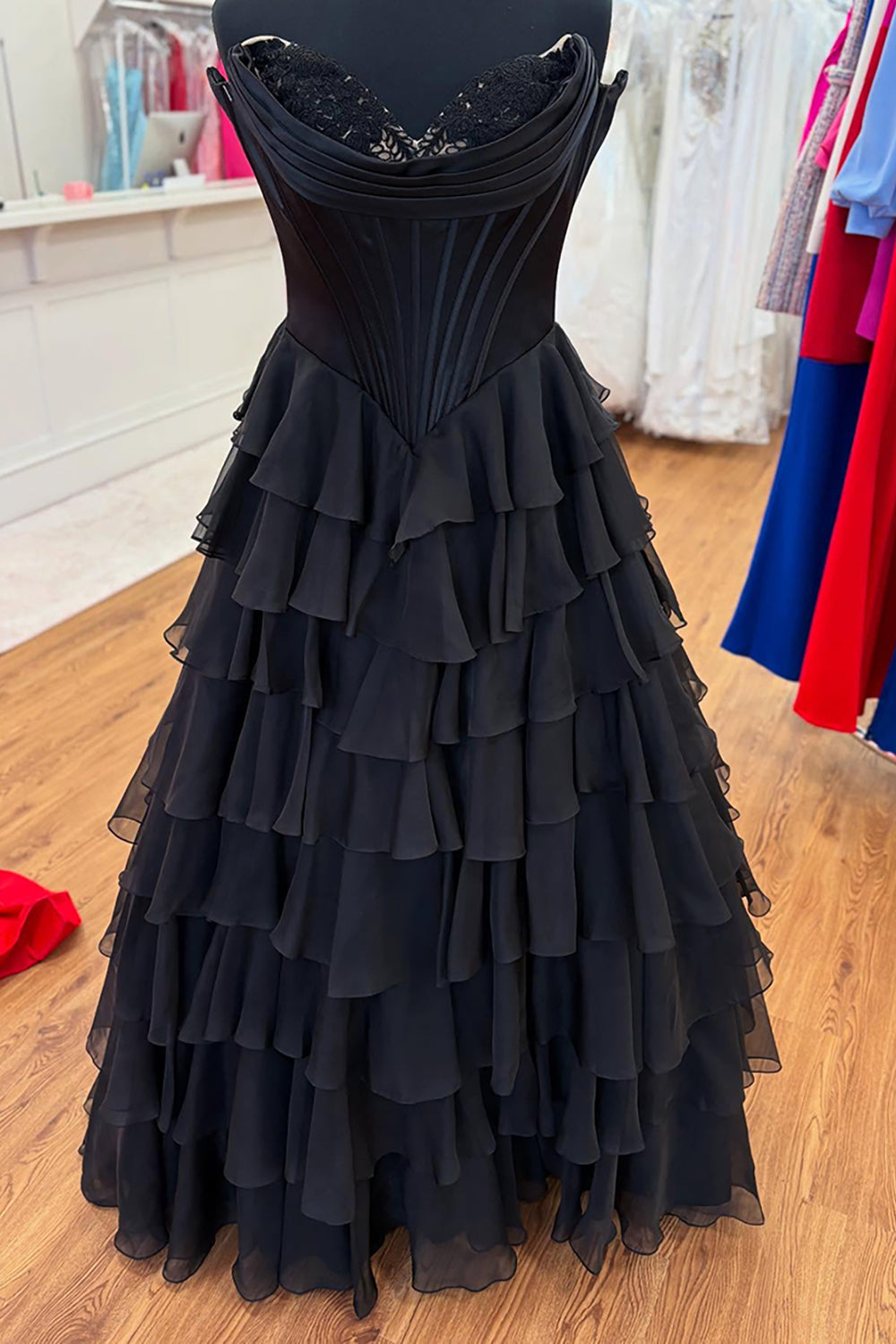 Sweetheart Sleeveless Tiered Ruffle Chiffon A-Line Prom Dress Side Slit Lace-Up Back Floor Length
