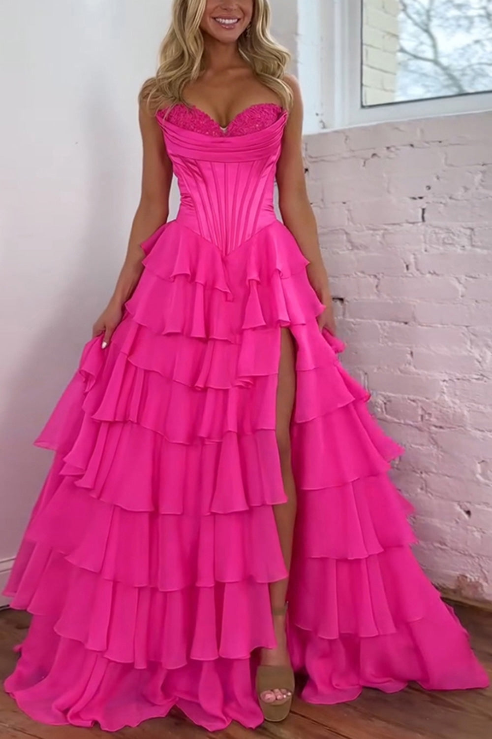 Sweetheart Sleeveless Tiered Ruffle Chiffon A-Line Prom Dress Side Slit Lace-Up Back Floor Length