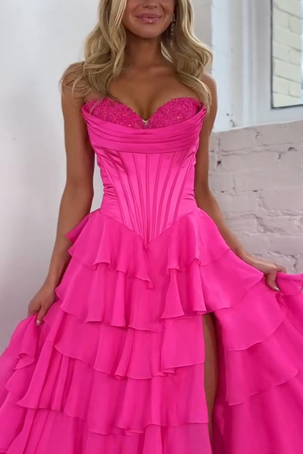 Sweetheart Sleeveless Tiered Ruffle Chiffon A-Line Prom Dress Side Slit Lace-Up Back Floor Length