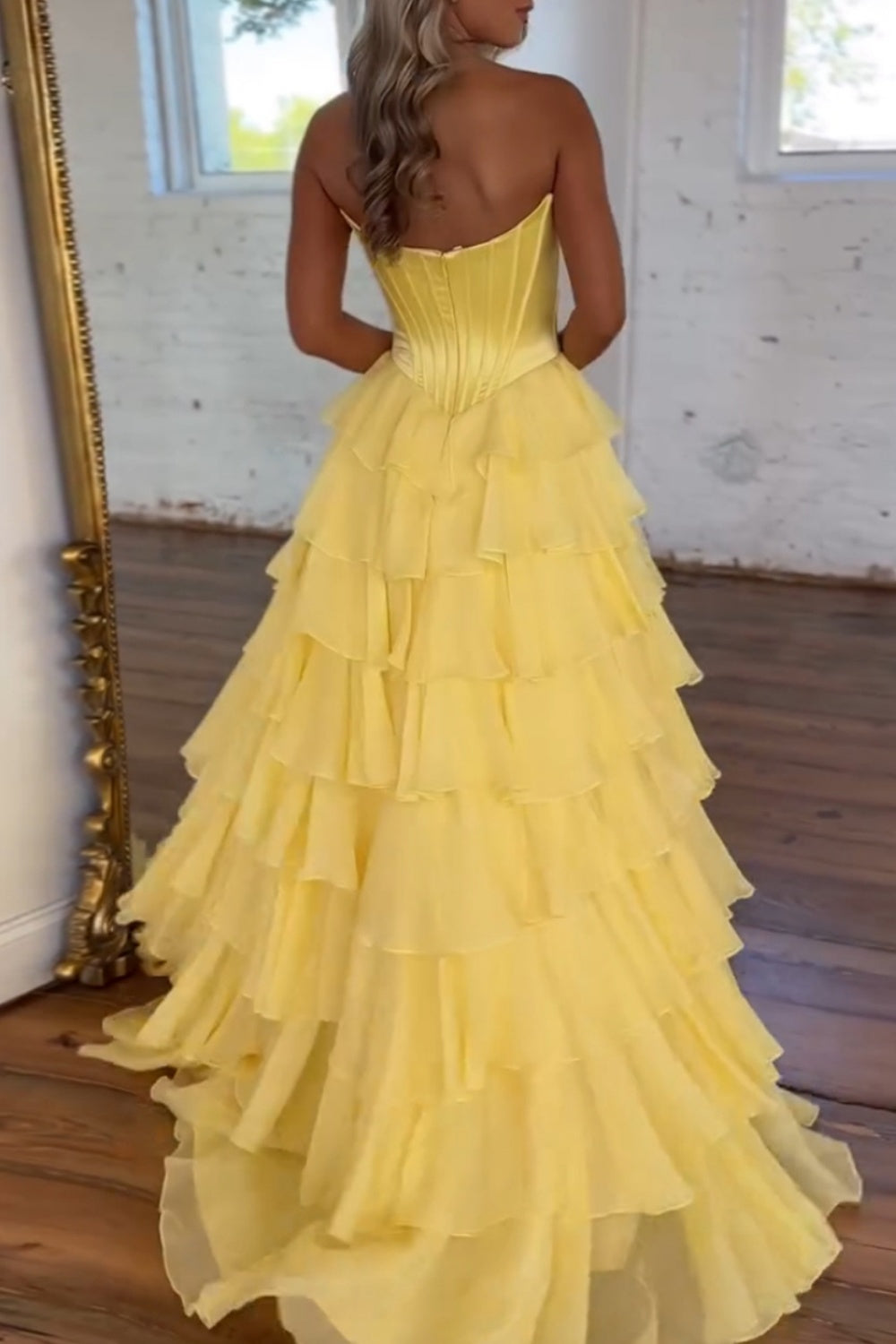 Sweetheart Sleeveless Tiered Ruffle Chiffon A-Line Prom Dress Side Slit Lace-Up Back Floor Length