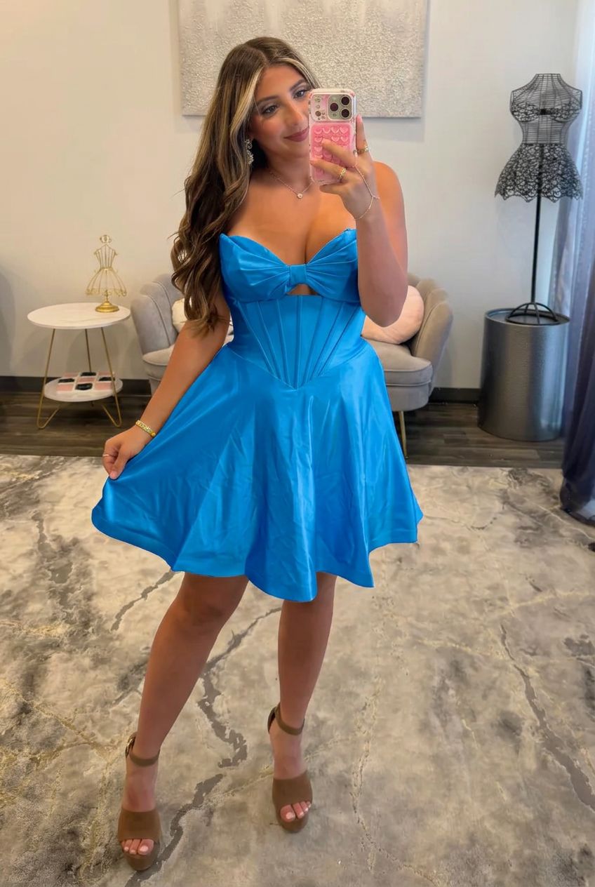 Sweetheart Strapless Bow Cutout Satin Corset A-Line Homecoming Dress Lace-Up Mini