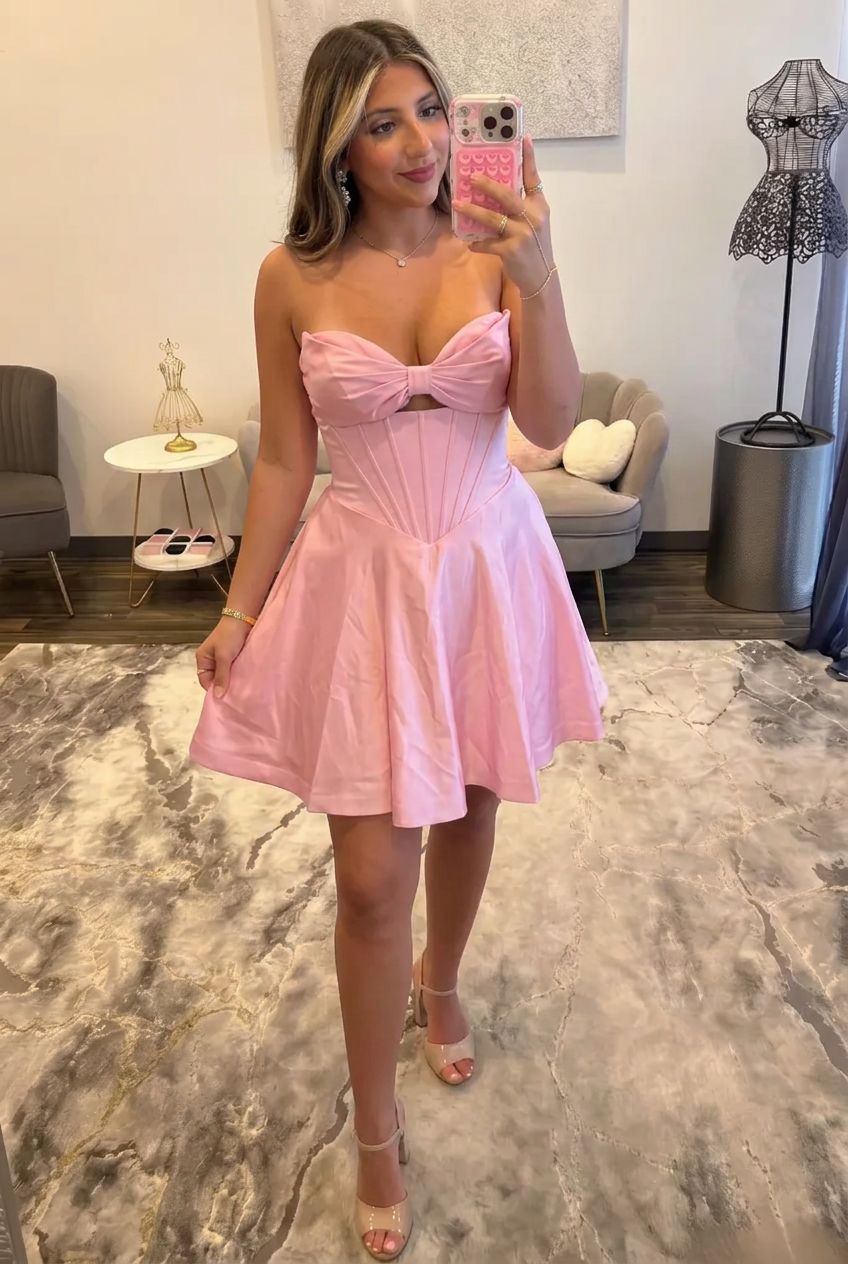 Sweetheart Strapless Bow Cutout Satin Corset A-Line Homecoming Dress Lace-Up Mini