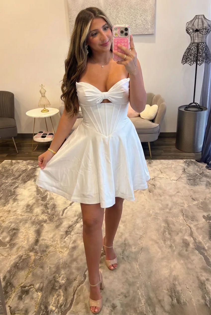Sweetheart Strapless Bow Cutout Satin Corset A-Line Homecoming Dress Lace-Up Mini