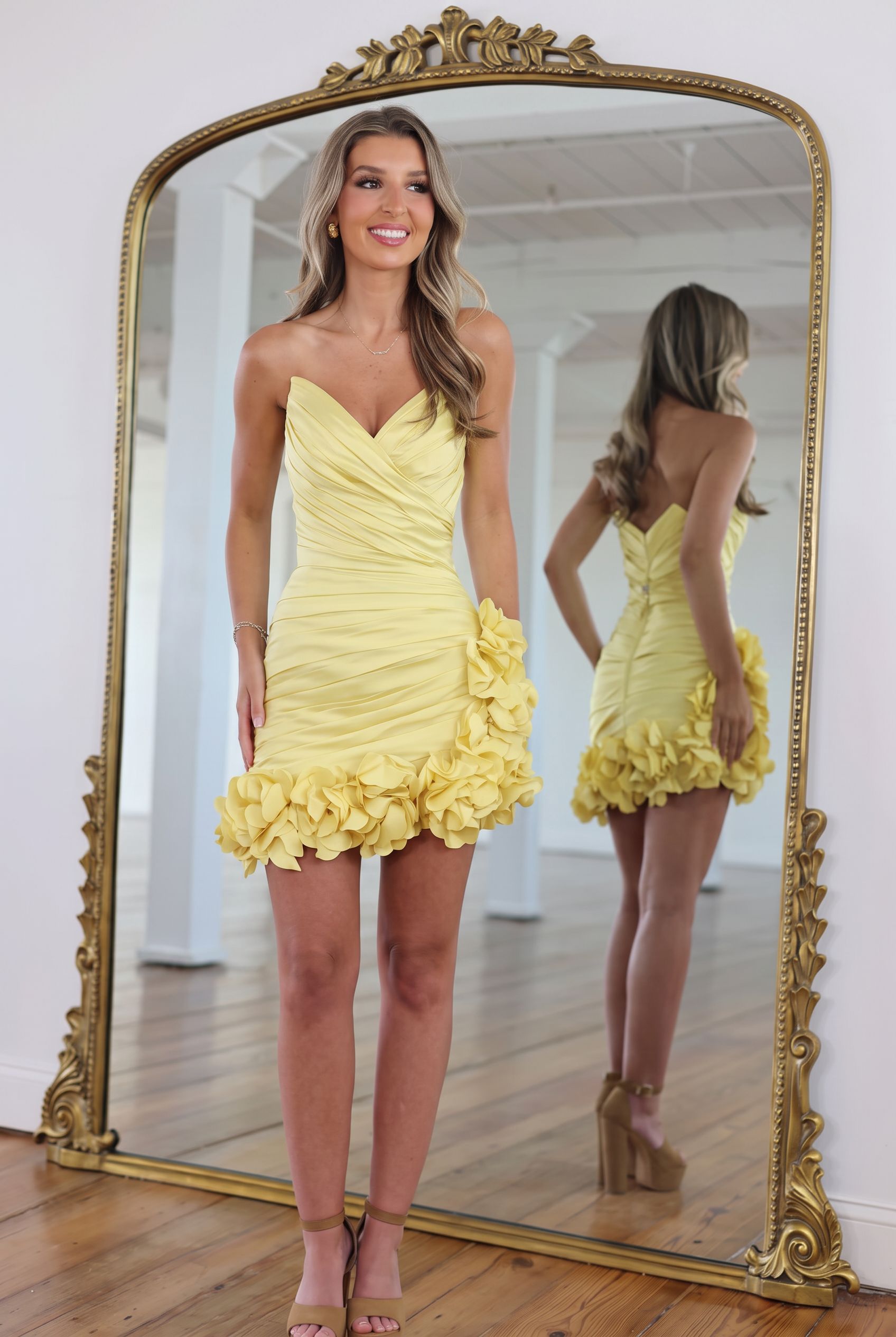 Sweetheart Strapless Criss Cross Ruched Bodycon Homecoming Dress 3D Petal Ruffle Hem Open Back