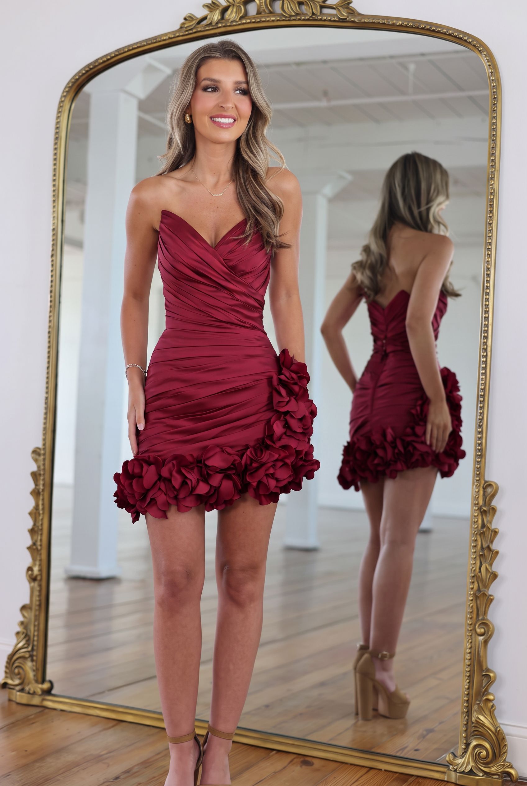 Sweetheart Strapless Criss Cross Ruched Bodycon Homecoming Dress 3D Petal Ruffle Hem Open Back