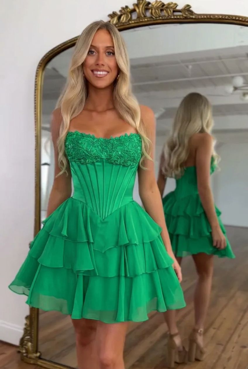 Sweetheart Strapless Lace Applique Boned Corset Tiered Ruffle Chiffon A-Line Homecoming Dress Mini