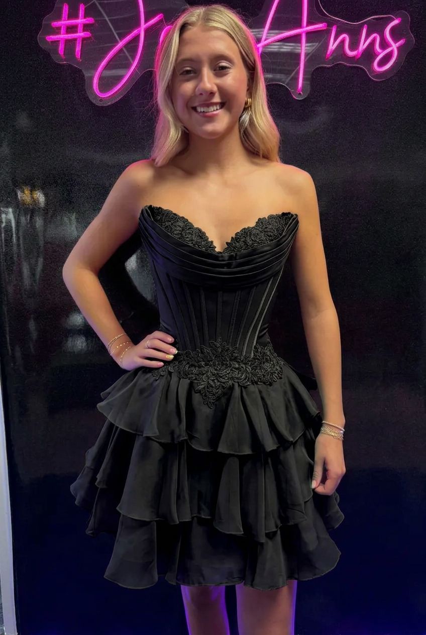 Sweetheart Strapless Lace Applique Corset Tiered Ruffle Chiffon A-Line Homecoming Dress Mini