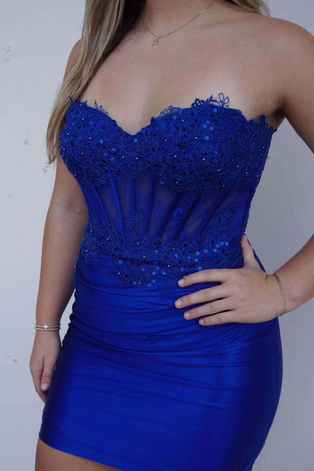 Sweetheart Strapless Lace Appliqué Rhinestone Beaded Sheer Corset Boning Ruched Satin Bodycon Homecoming Dress Mini